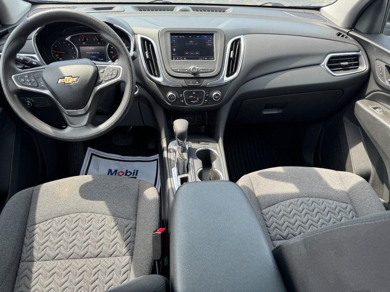 Chevrolet Equinox Vehicle Full-screen Gallery Image 11