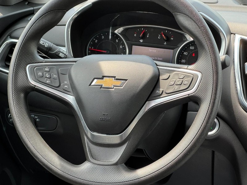 Chevrolet Equinox Vehicle Full-screen Gallery Image 12