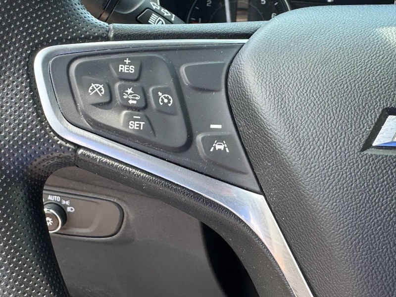 Chevrolet Equinox Vehicle Full-screen Gallery Image 17