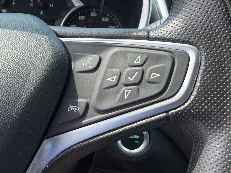 Chevrolet Equinox Vehicle Full-screen Gallery Image 18