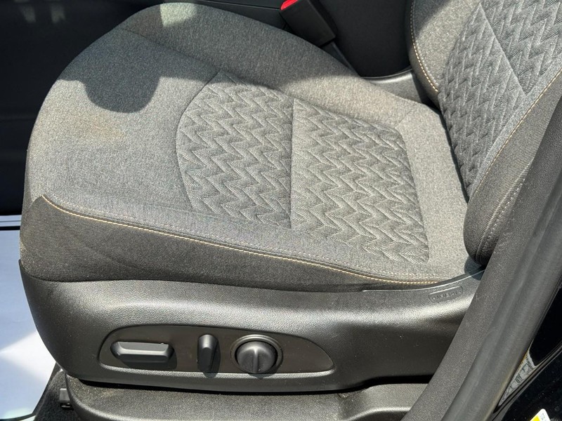 Chevrolet Equinox Vehicle Full-screen Gallery Image 22