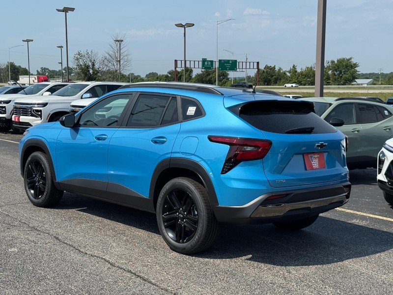 Chevrolet Trax Vehicle Full-screen Gallery Image 3