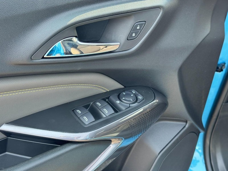 Chevrolet Trax Vehicle Full-screen Gallery Image 9