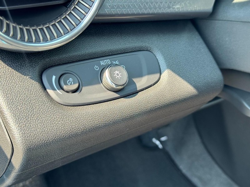 Chevrolet Trax Vehicle Full-screen Gallery Image 10