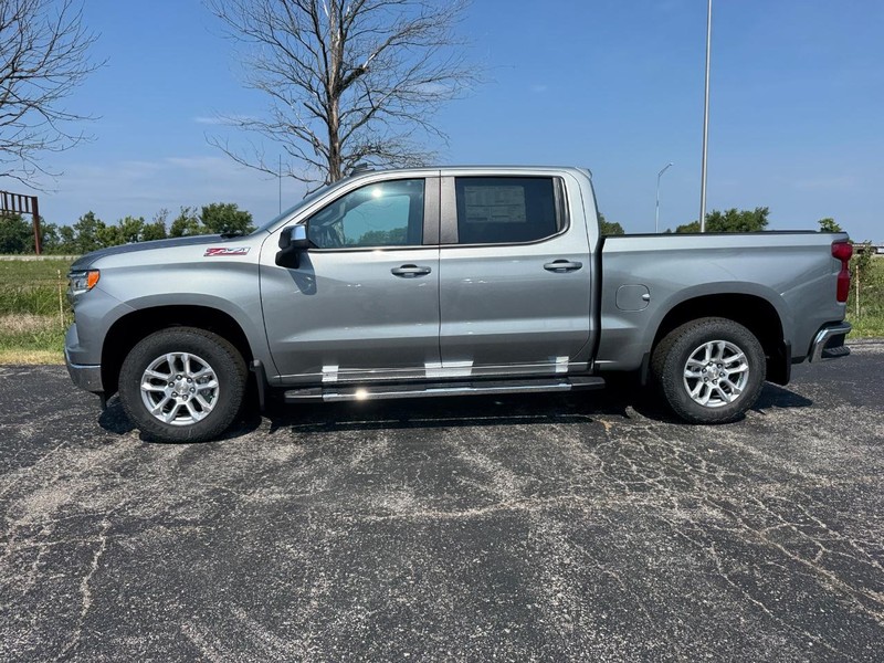 Chevrolet Silverado 1500 Vehicle Full-screen Gallery Image 2