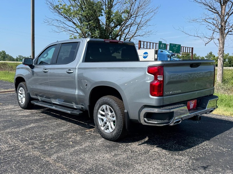 Chevrolet Silverado 1500 Vehicle Full-screen Gallery Image 3