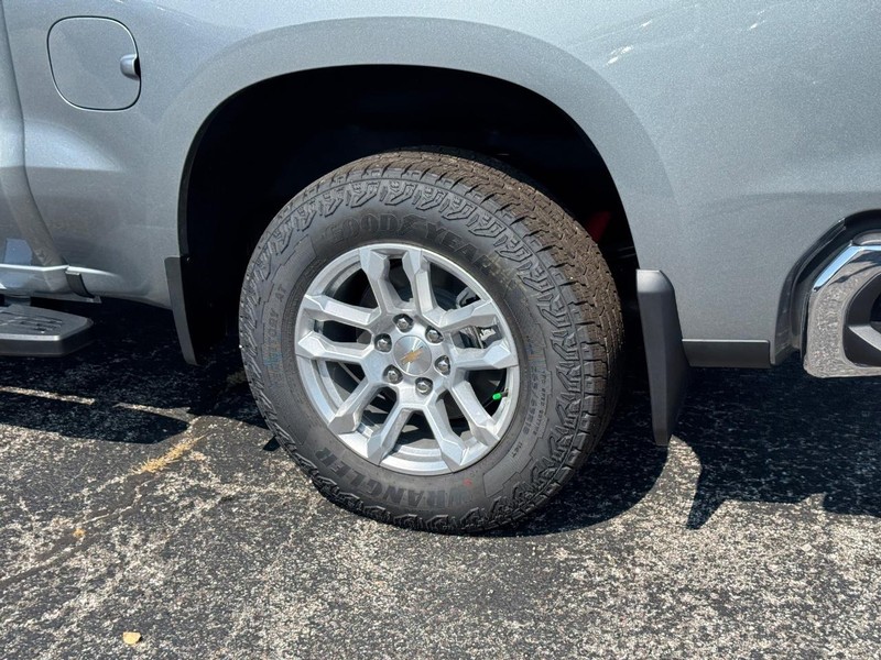 Chevrolet Silverado 1500 Vehicle Full-screen Gallery Image 4