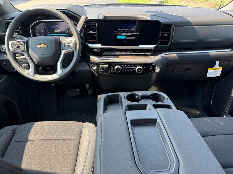 Chevrolet Silverado 1500 Vehicle Full-screen Gallery Image 6