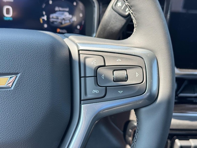 Chevrolet Silverado 1500 Vehicle Full-screen Gallery Image 14