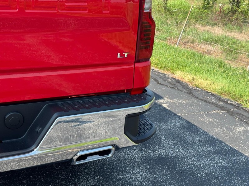 Chevrolet Silverado 1500 Vehicle Full-screen Gallery Image 4