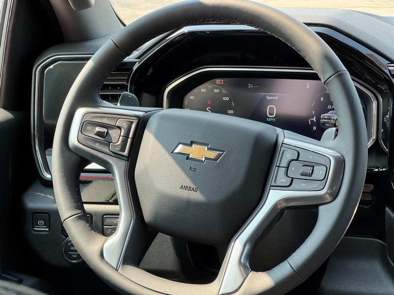 Chevrolet Silverado 1500 Vehicle Full-screen Gallery Image 8