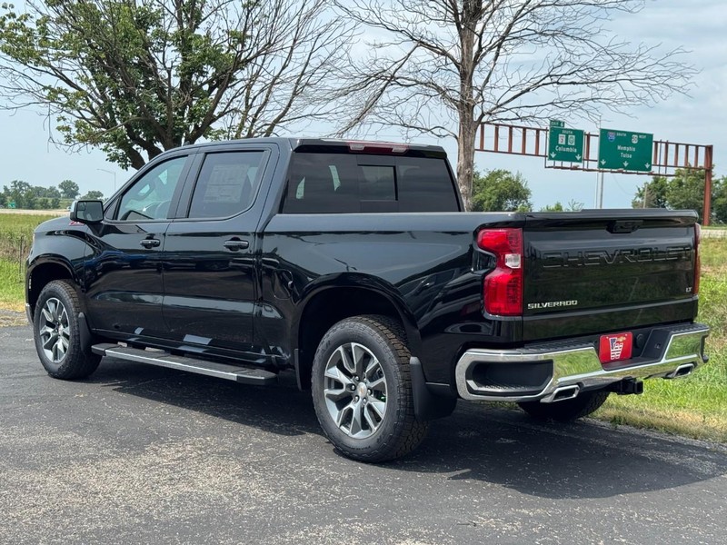 Chevrolet Silverado 1500 Vehicle Full-screen Gallery Image 3