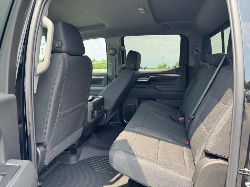 Chevrolet Silverado 1500 Vehicle Full-screen Gallery Image 5