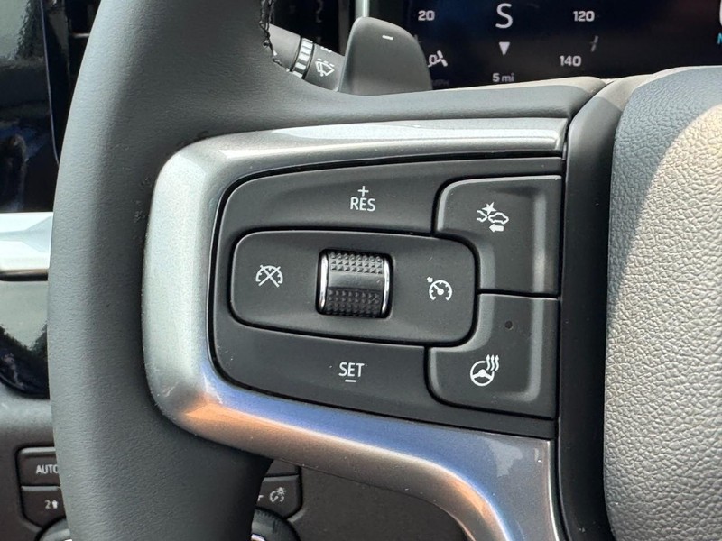 Chevrolet Silverado 1500 Vehicle Full-screen Gallery Image 13