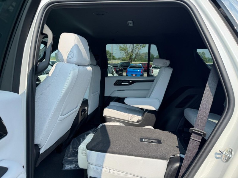 Chevrolet Tahoe Vehicle Full-screen Gallery Image 6