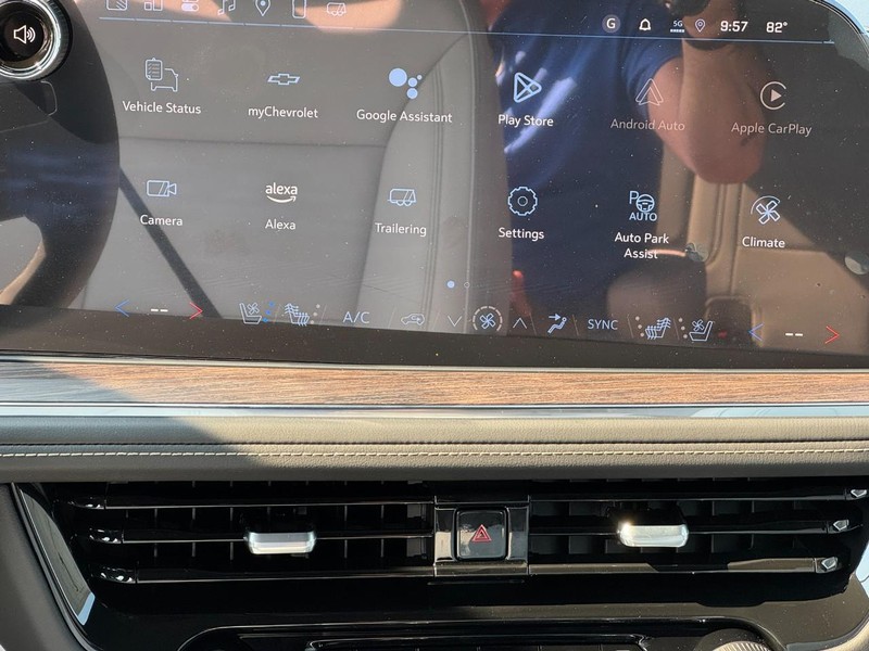 Chevrolet Tahoe Vehicle Full-screen Gallery Image 10