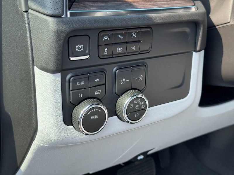 Chevrolet Tahoe Vehicle Full-screen Gallery Image 14