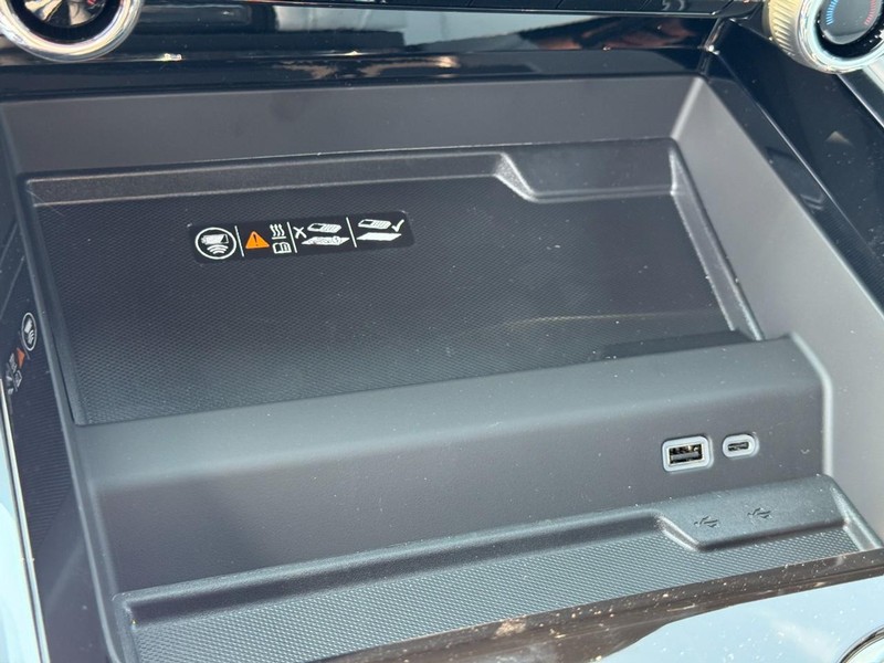 Chevrolet Tahoe Vehicle Full-screen Gallery Image 17