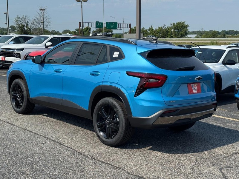 Chevrolet Trax Vehicle Full-screen Gallery Image 3