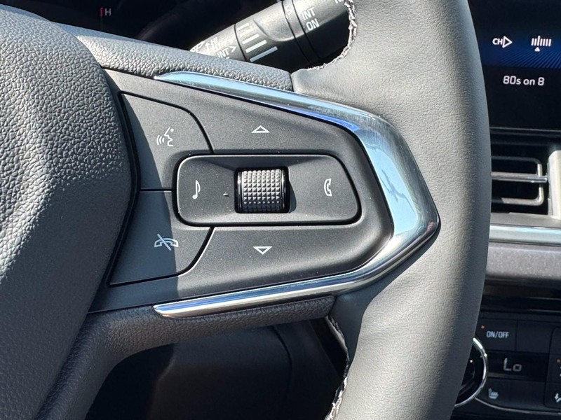 Chevrolet Trax Vehicle Full-screen Gallery Image 11