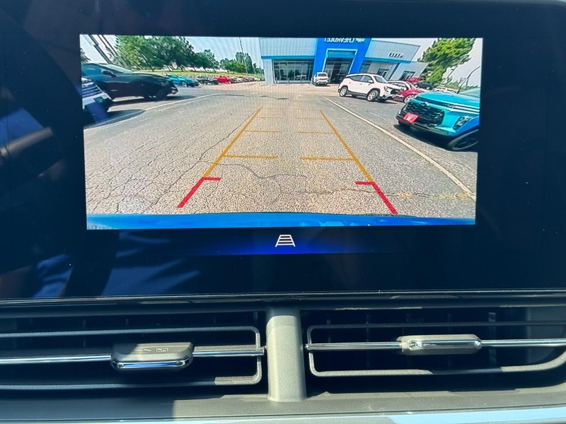 Chevrolet Trax Vehicle Full-screen Gallery Image 13