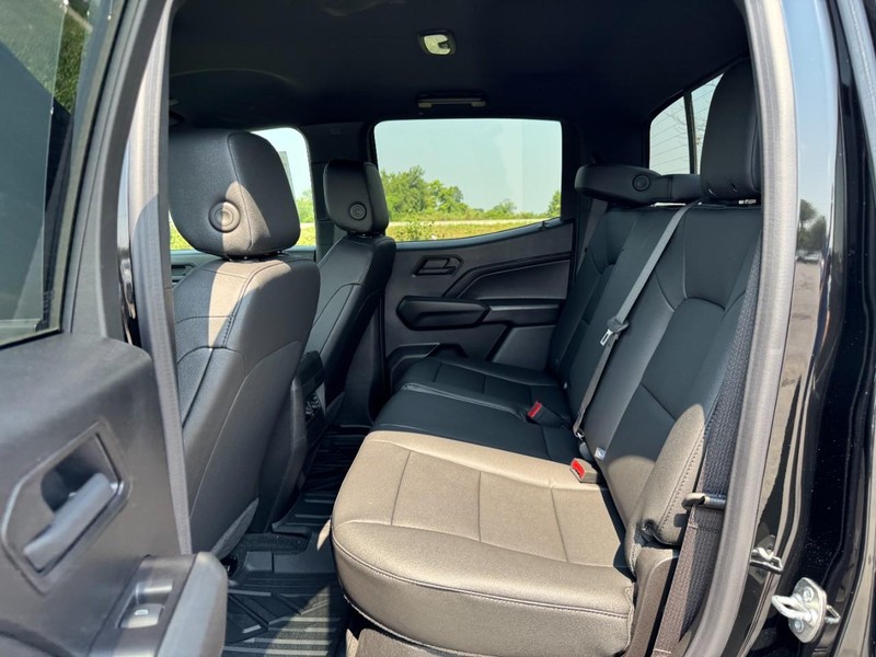 Chevrolet Colorado Vehicle Full-screen Gallery Image 6