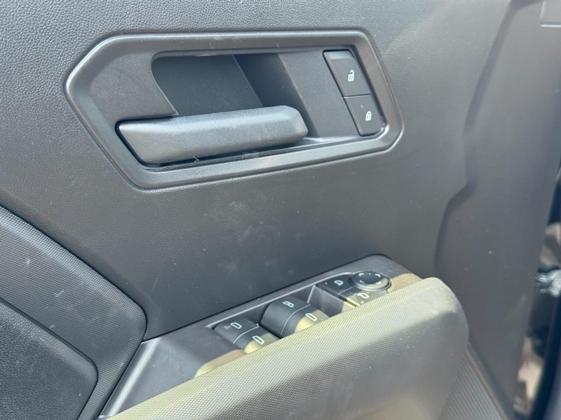 Chevrolet Colorado Vehicle Full-screen Gallery Image 11