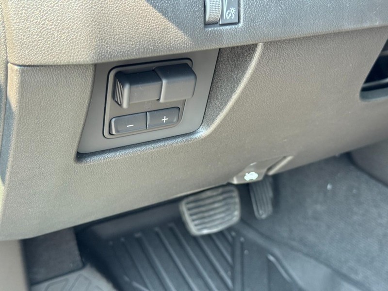 Chevrolet Colorado Vehicle Full-screen Gallery Image 12