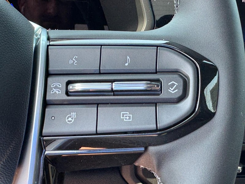 Chevrolet Colorado Vehicle Full-screen Gallery Image 14