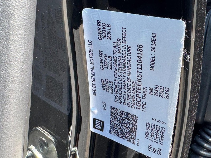 Chevrolet Colorado Vehicle Full-screen Gallery Image 18