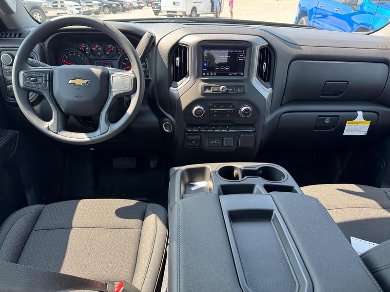 Chevrolet Silverado 1500 Vehicle Full-screen Gallery Image 6