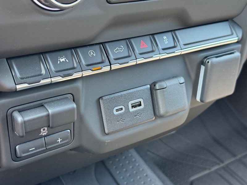 Chevrolet Silverado 1500 Vehicle Full-screen Gallery Image 14