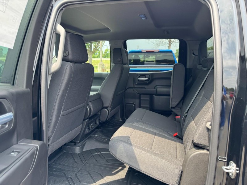 Chevrolet Silverado 1500 Vehicle Full-screen Gallery Image 5