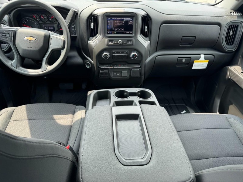 Chevrolet Silverado 1500 Vehicle Full-screen Gallery Image 6