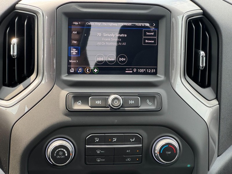 Chevrolet Silverado 1500 Vehicle Full-screen Gallery Image 8