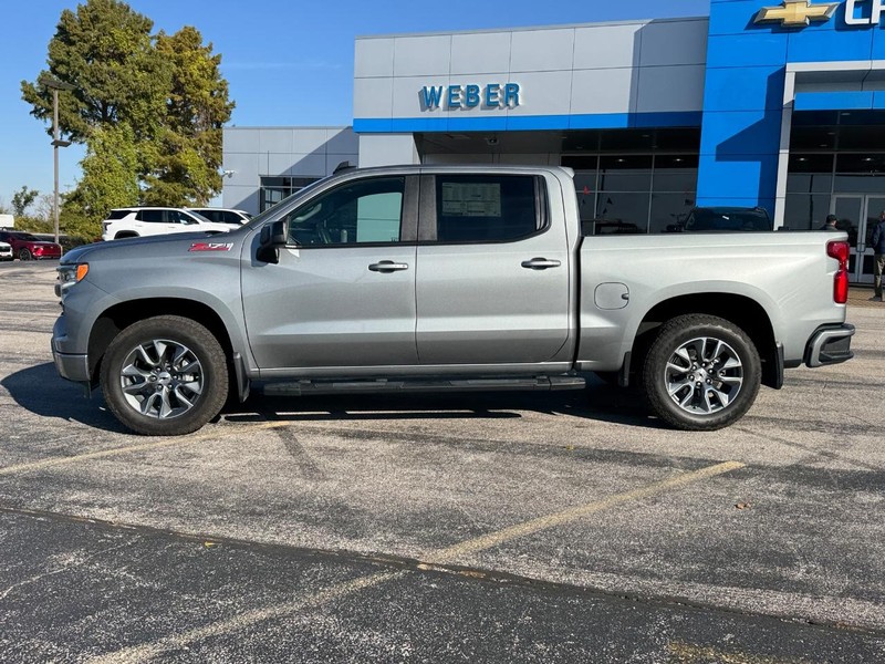 Chevrolet Silverado 1500 Vehicle Full-screen Gallery Image 2