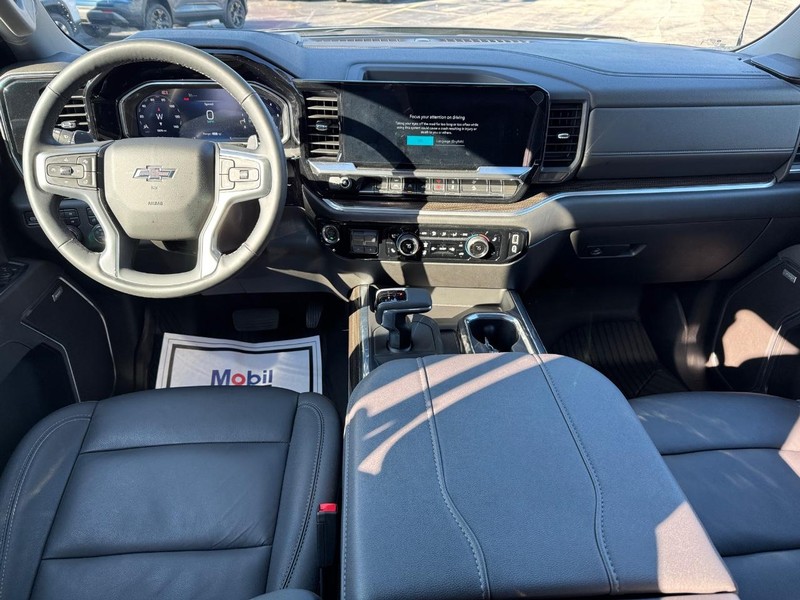 Chevrolet Silverado 1500 Vehicle Full-screen Gallery Image 6