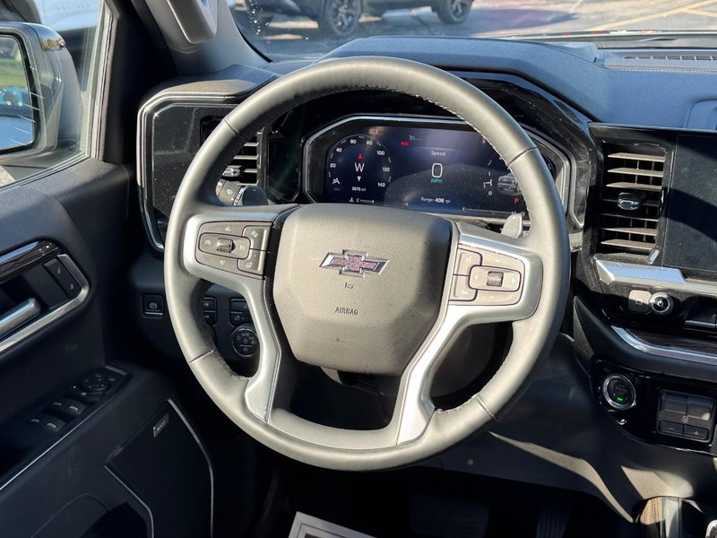 Chevrolet Silverado 1500 Vehicle Full-screen Gallery Image 7