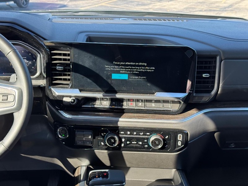 Chevrolet Silverado 1500 Vehicle Full-screen Gallery Image 8