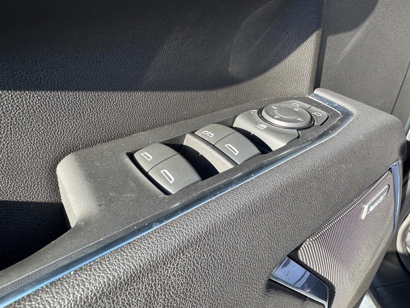 Chevrolet Silverado 1500 Vehicle Full-screen Gallery Image 11