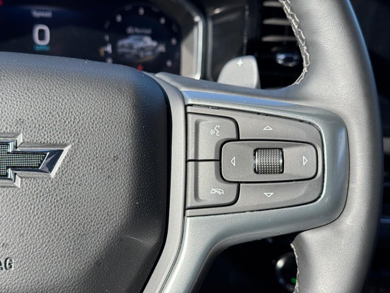 Chevrolet Silverado 1500 Vehicle Full-screen Gallery Image 14