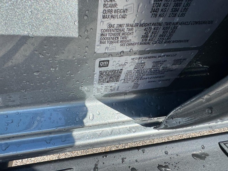 Chevrolet Silverado 1500 Vehicle Full-screen Gallery Image 18