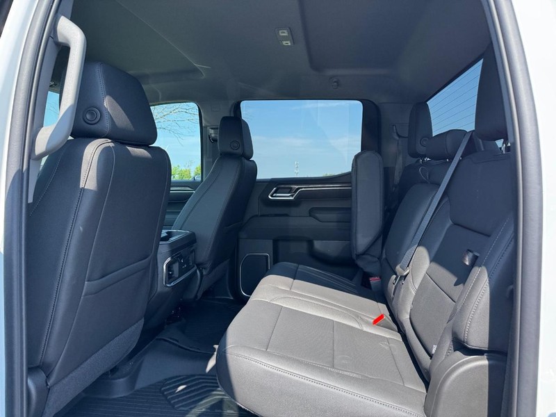 Chevrolet Silverado 1500 Vehicle Full-screen Gallery Image 5