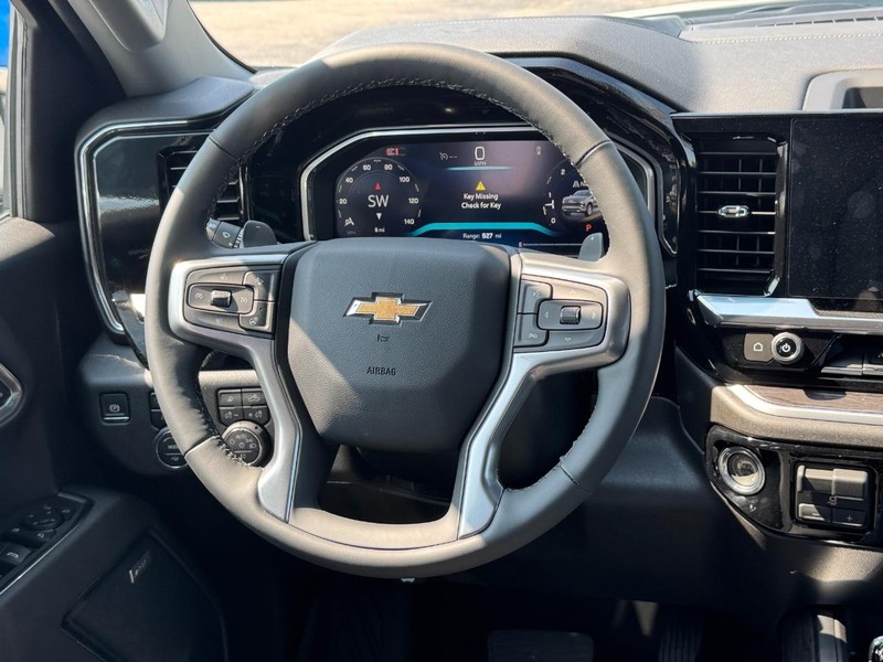 Chevrolet Silverado 1500 Vehicle Full-screen Gallery Image 7