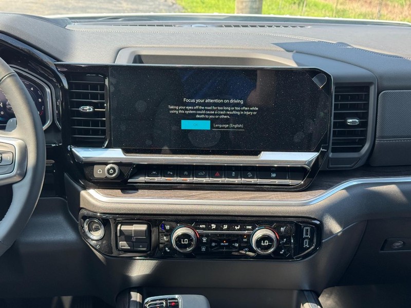 Chevrolet Silverado 1500 Vehicle Full-screen Gallery Image 8