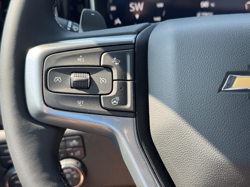 Chevrolet Silverado 1500 Vehicle Full-screen Gallery Image 14