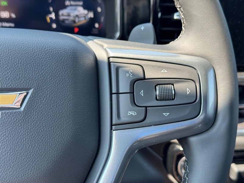 Chevrolet Silverado 1500 Vehicle Full-screen Gallery Image 15