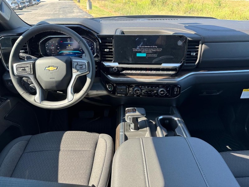 Chevrolet Silverado 1500 Vehicle Full-screen Gallery Image 6