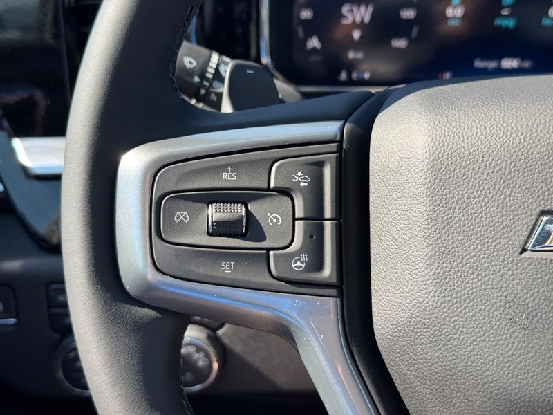 Chevrolet Silverado 1500 Vehicle Full-screen Gallery Image 13