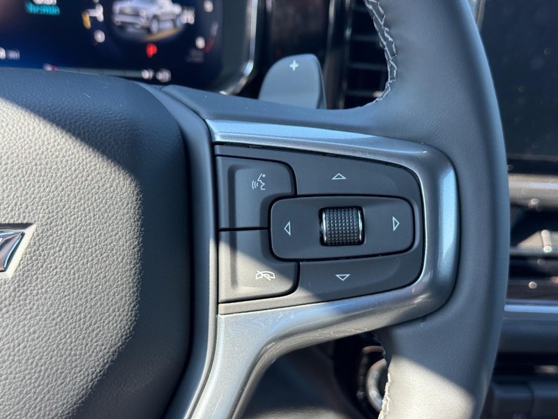 Chevrolet Silverado 1500 Vehicle Full-screen Gallery Image 14